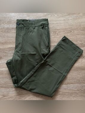 Tahari skinny fit green tech pants size 36x30